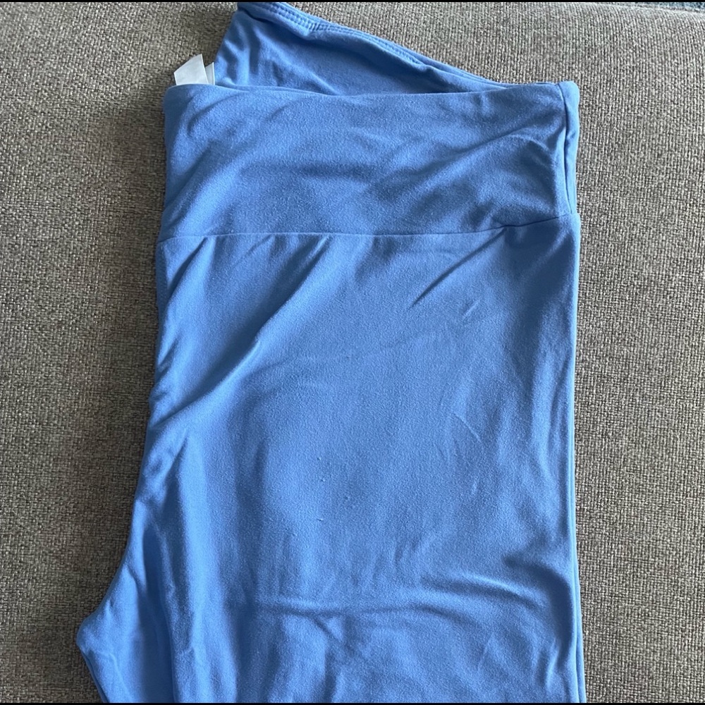 LuLaRoe Tall/Curvy leggings Periwinkle blue